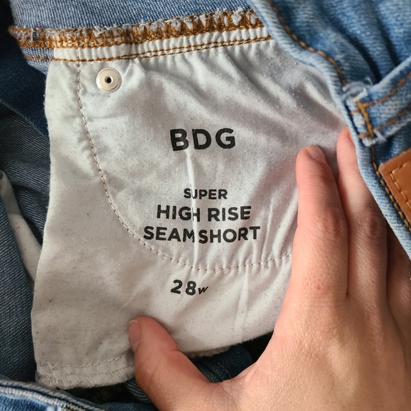 UO BDG Super hide rise seam shorts - Picture 5 of 5